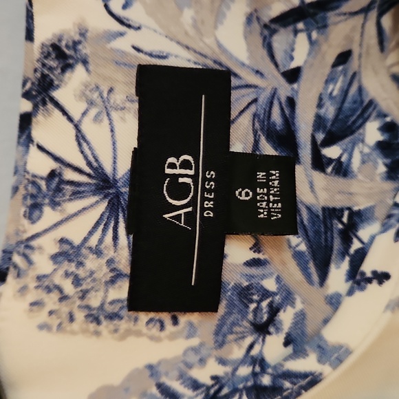 Floral bodycon dress - Picture 2 of 7